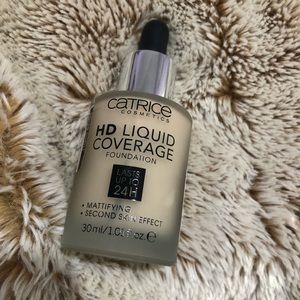 Catrice Foundation in 010